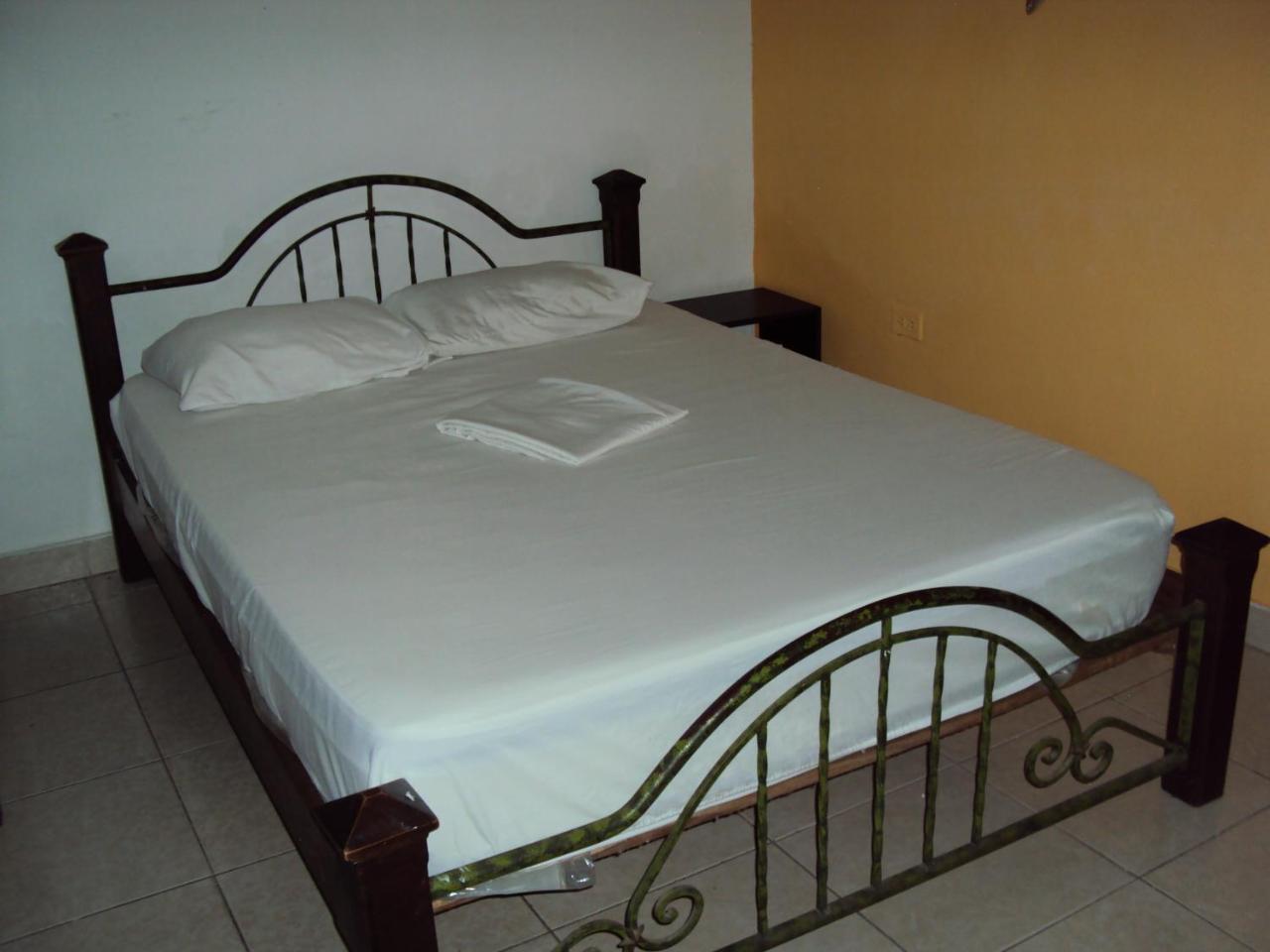 Hotel Plaza Confort Girardot Bagian luar foto